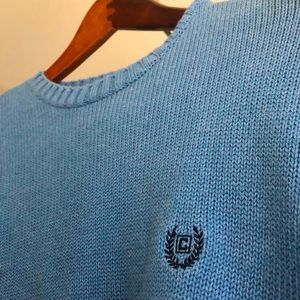 This is a super soft sweater in great condition!